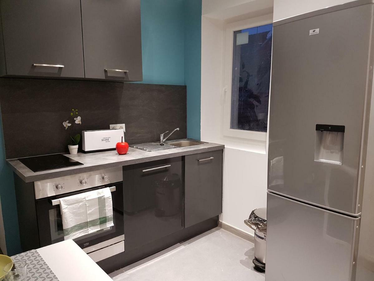 Апартаменти Studio Equipe Centre Ville Ле-Крезо Екстер'єр фото